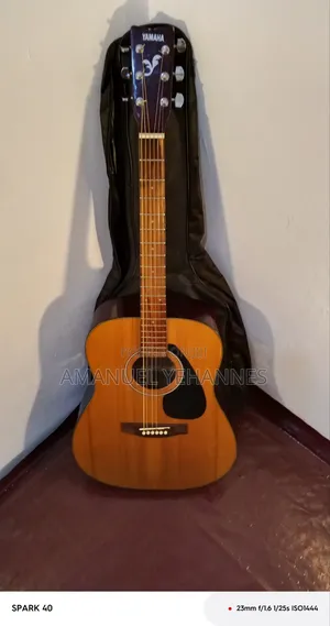Yamaha F340 Acoustic Guitar