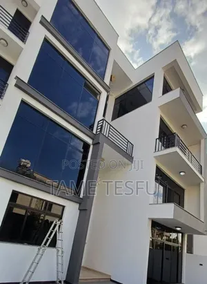 Furnished 9bdrm House in Cmc, Bole for sale