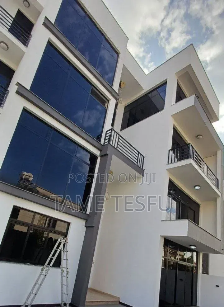 Furnished 9bdrm House in Cmc, Bole for sale