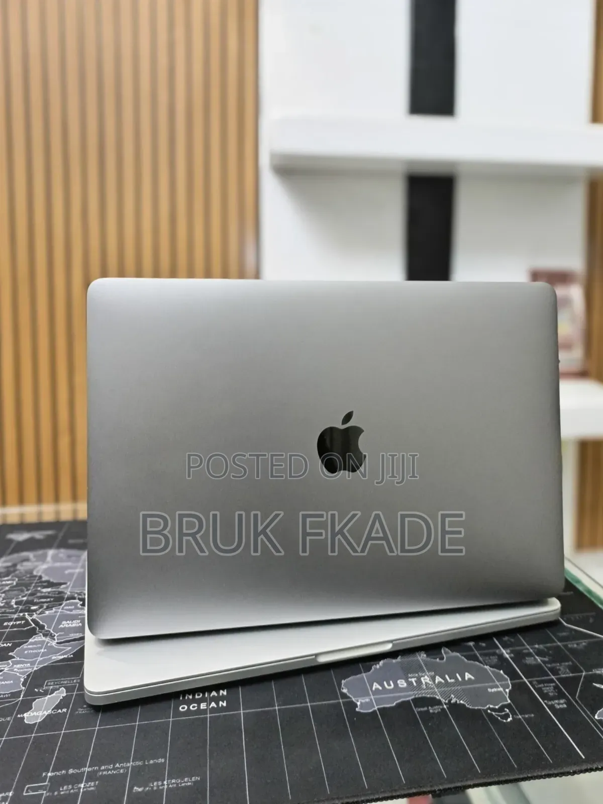 New Laptop Apple MacBook Pro 2017 16GB Intel Core i5 SSD 256GB