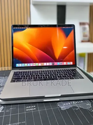 New Laptop Apple MacBook Pro 2017 16GB Intel Core i5 SSD 256GB