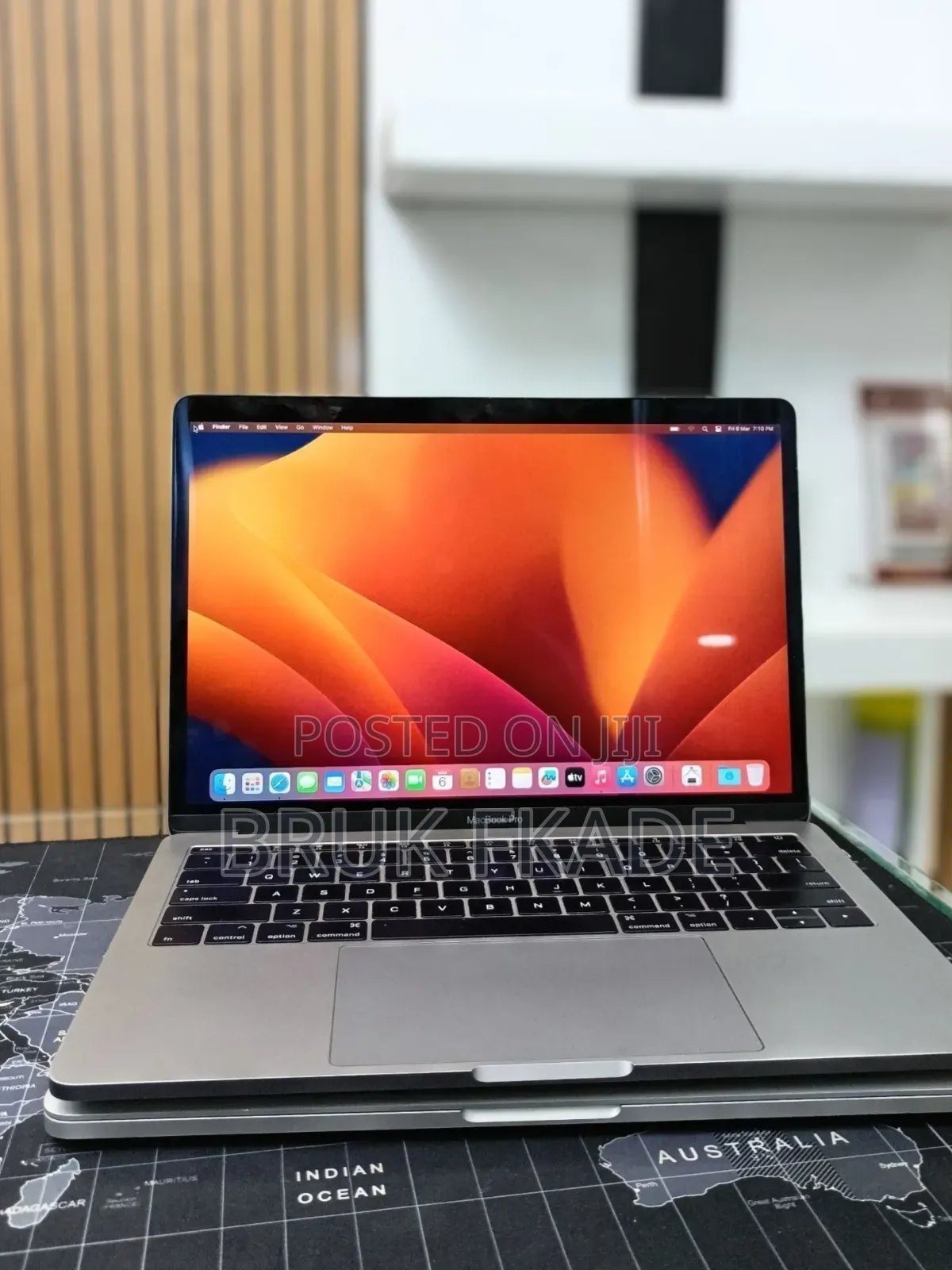 New Laptop Apple MacBook Pro 2017 16GB Intel Core i5 SSD 256GB