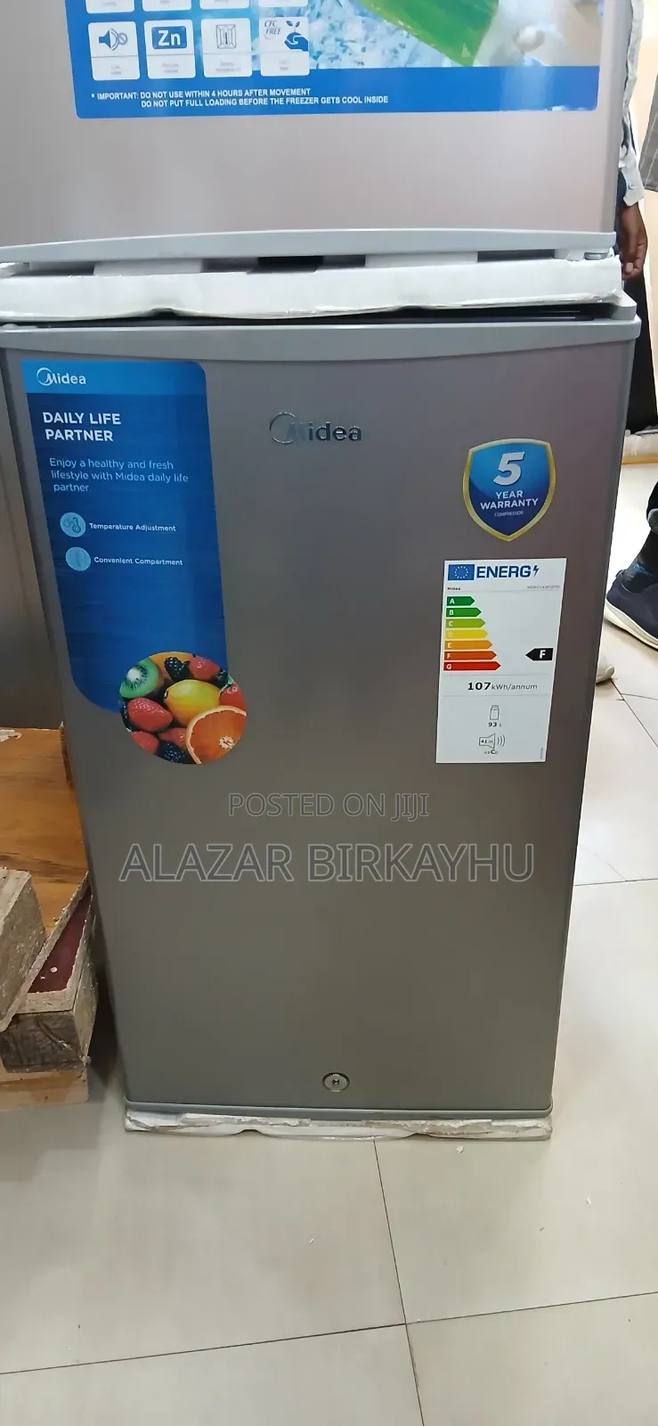 Midea 142 Refrigerator