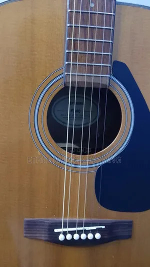 Yamaha Box Guitar