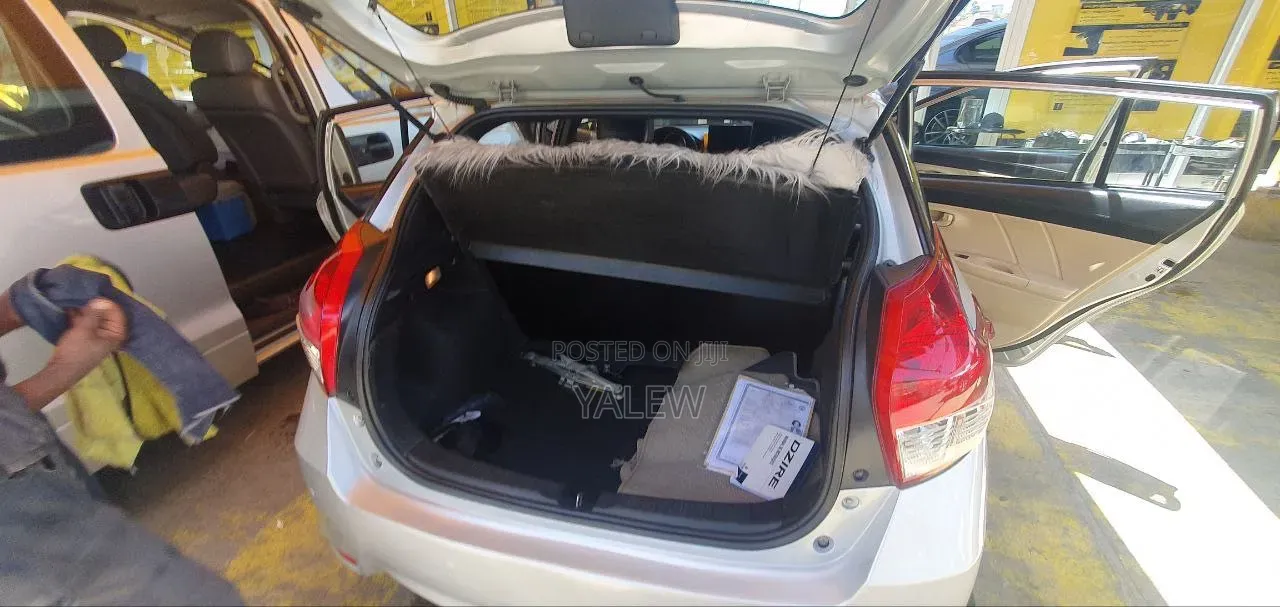 Toyota Yaris 2015 Silver