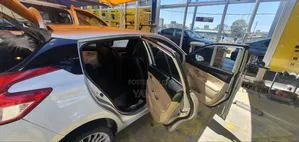 Toyota Yaris 2015 Silver