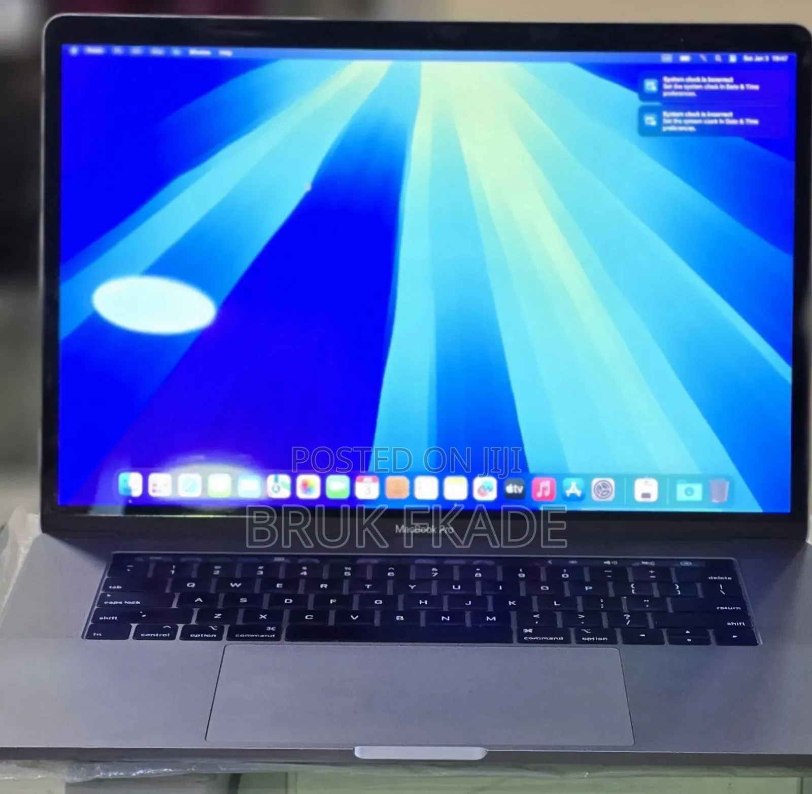 New Laptop Apple MacBook 2018 16GB Intel Core i7 SSD 512GB