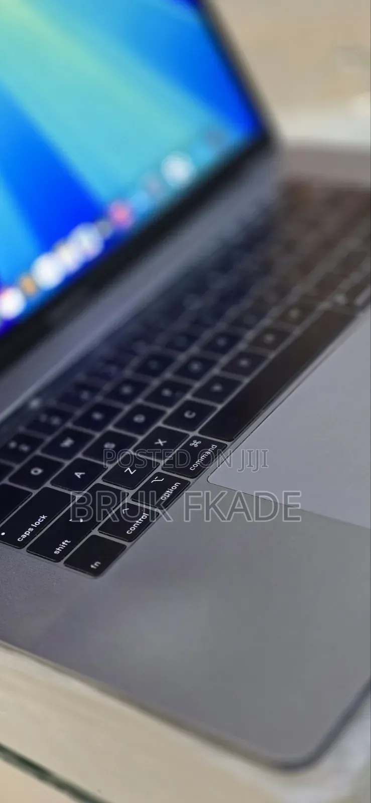 New Laptop Apple MacBook 2018 16GB Intel Core i7 SSD 512GB