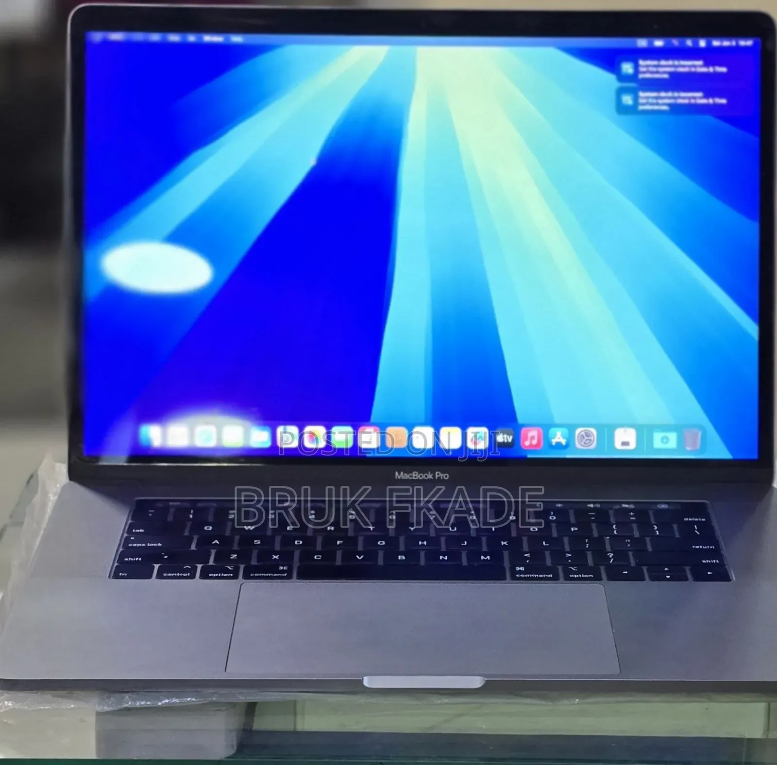 New Laptop Apple MacBook 2018 16GB Intel Core i7 SSD 512GB