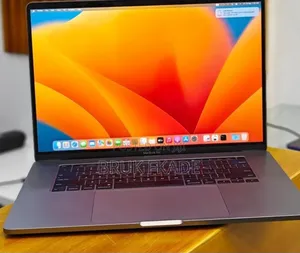 New Laptop Apple MacBook Pro 2019 16GB Intel Core i7 SSD 512GB