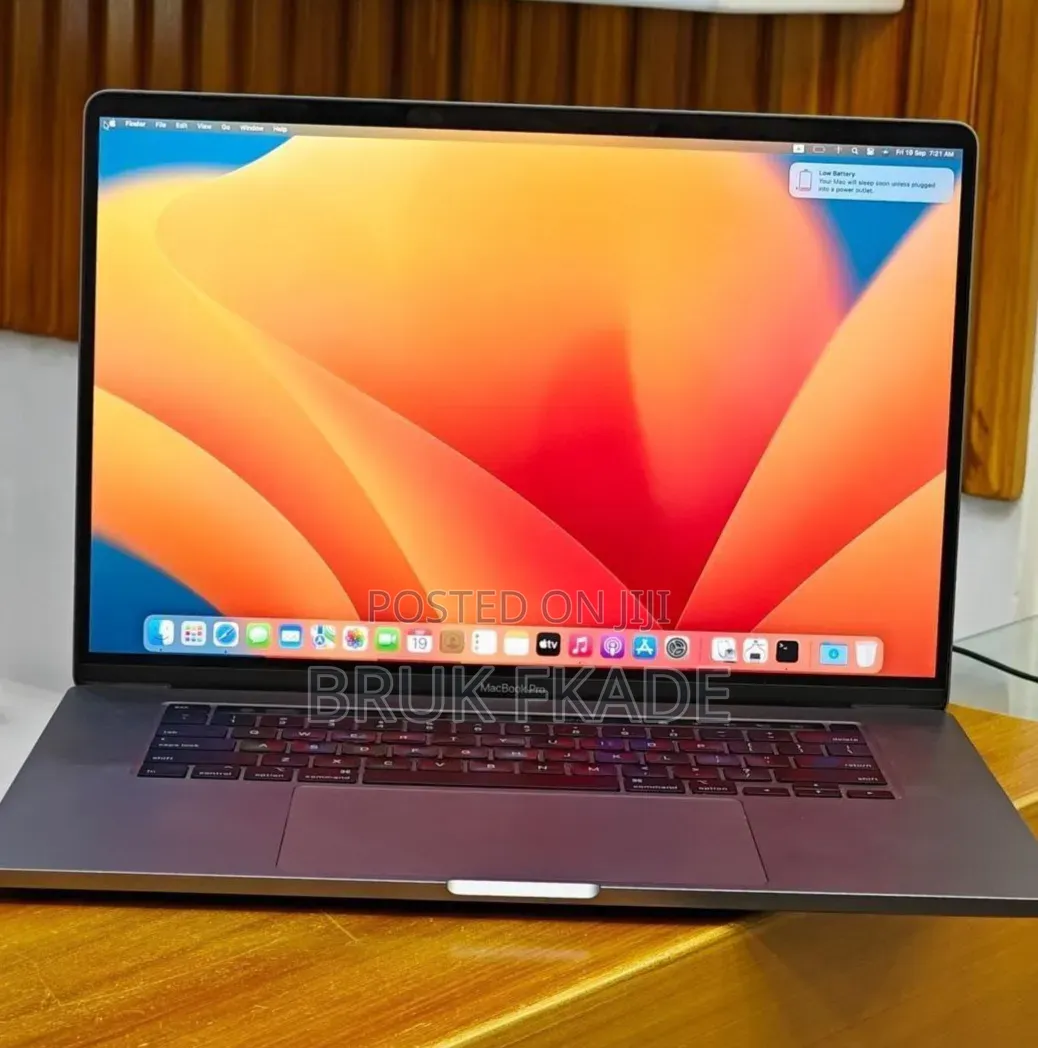 New Laptop Apple MacBook Pro 2019 16GB Intel Core i7 SSD 512GB