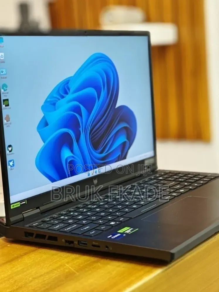 New Laptop Acer Predator Helios 300 16GB Intel Core i9 SSD 1T
