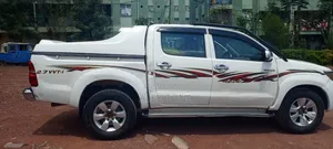 Toyota Hilux 2013 White