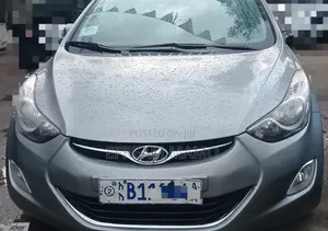 Hyundai Avante 2013