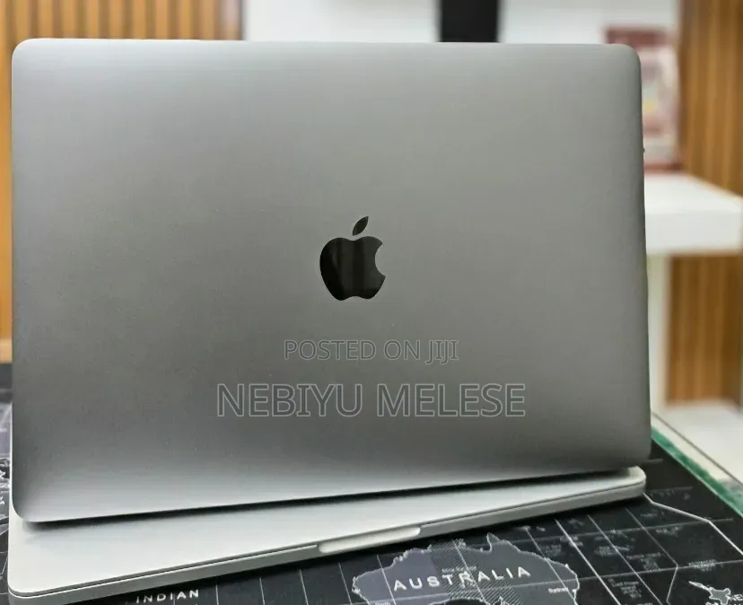 New Laptop Apple MacBook Pro 2017 16GB Intel Core i5 SSD 256GB