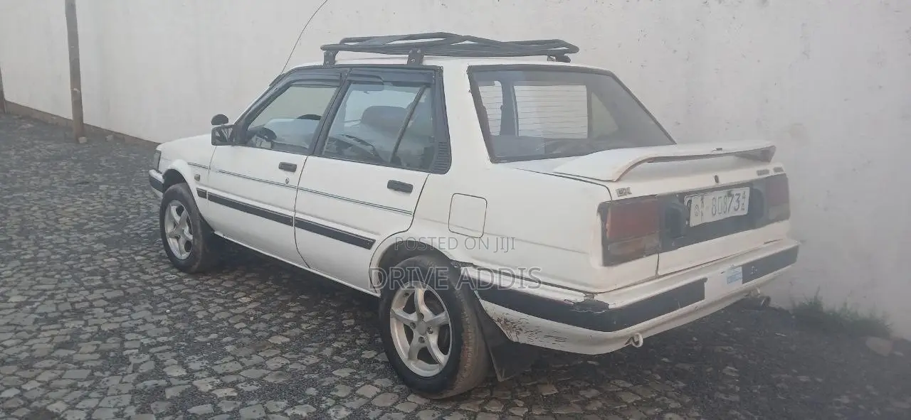 Toyota Corolla 1986 White