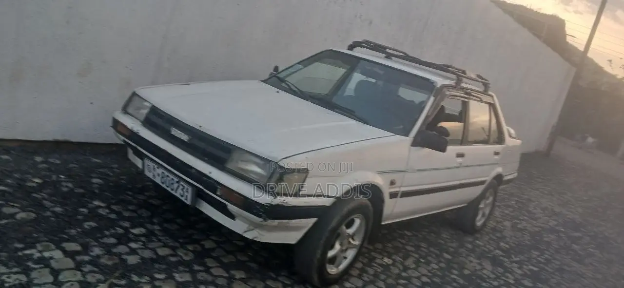 Toyota Corolla 1986 White