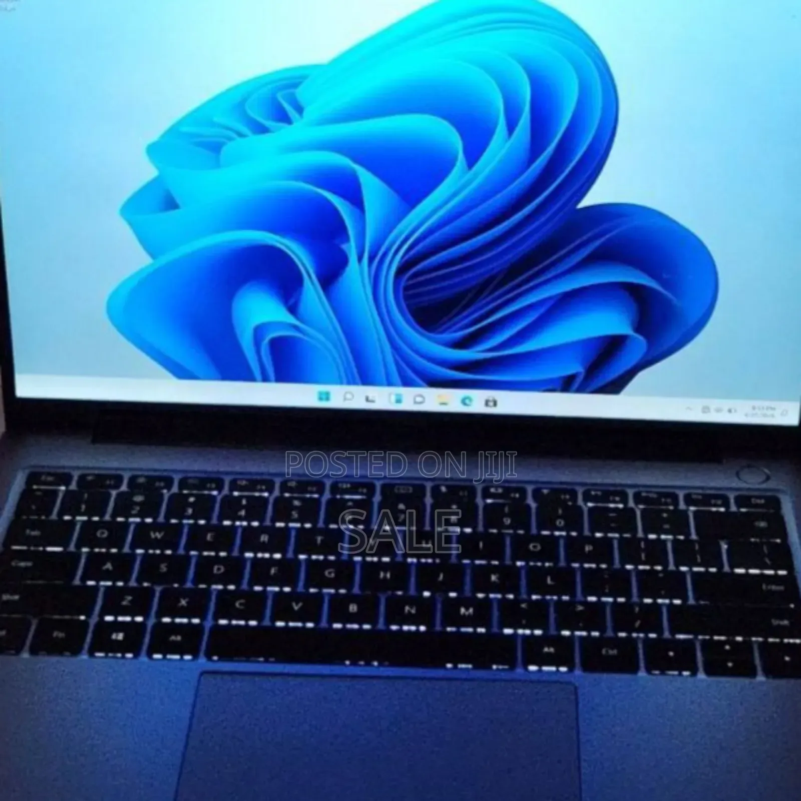 New Laptop Huawei MateBook 13 WRT-W19E 16GB Intel Core i7 SSD 512GB