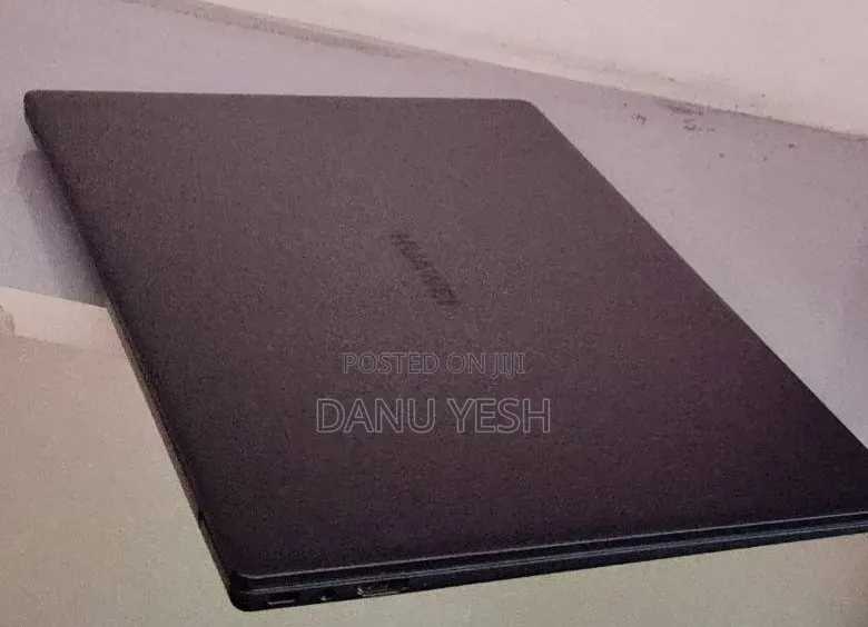 New Laptop Huawei MateBook 13 WRT-W19E 16GB Intel Core i7 SSD 512GB