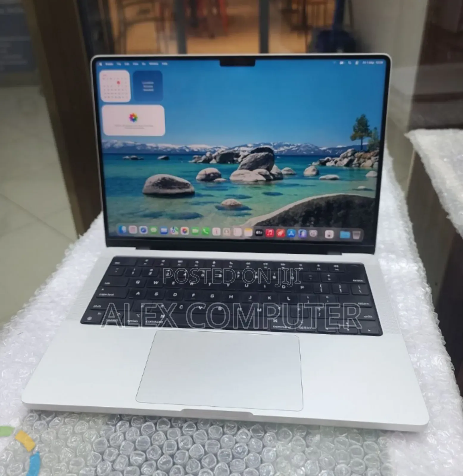 New Laptop Apple MacBook Pro M1 16GB Apple M1 Pro SSD 512GB