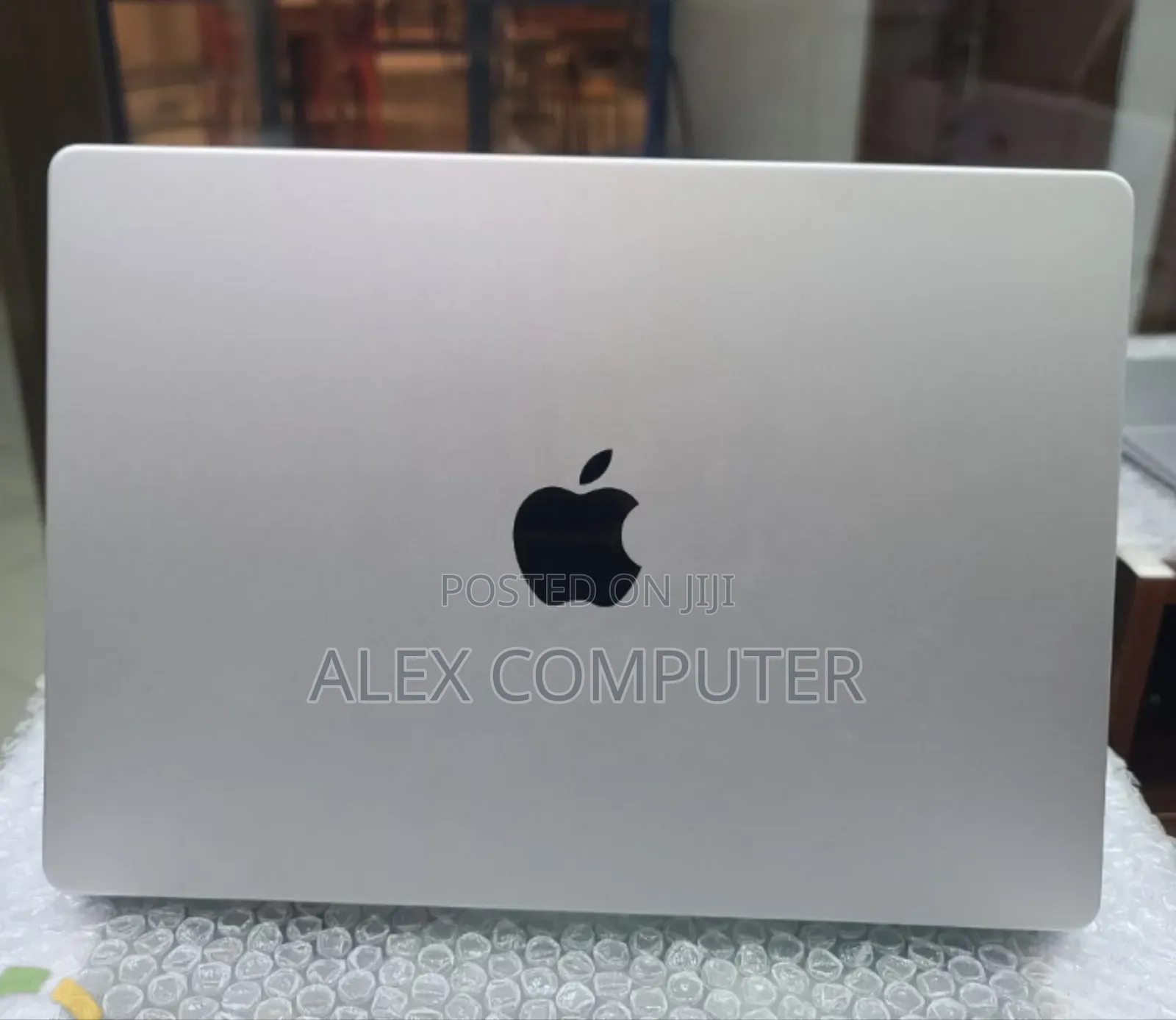 New Laptop Apple MacBook Pro M1 16GB Apple M1 Pro SSD 512GB