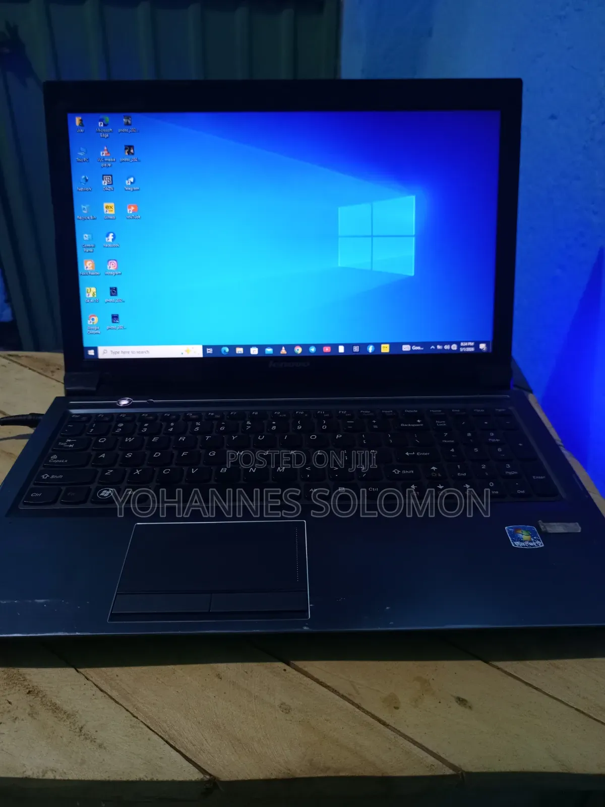 Laptop Lenovo IdeaPad V570 4GB Intel Core i5 HDD+SSD 500GB