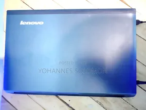 Laptop Lenovo IdeaPad V570 4GB Intel Core i5 HDD+SSD 500GB