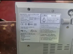 Projector Sony VPL-Cs7
