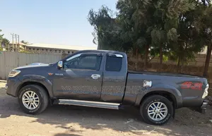 Toyota Hilux 2015 Black