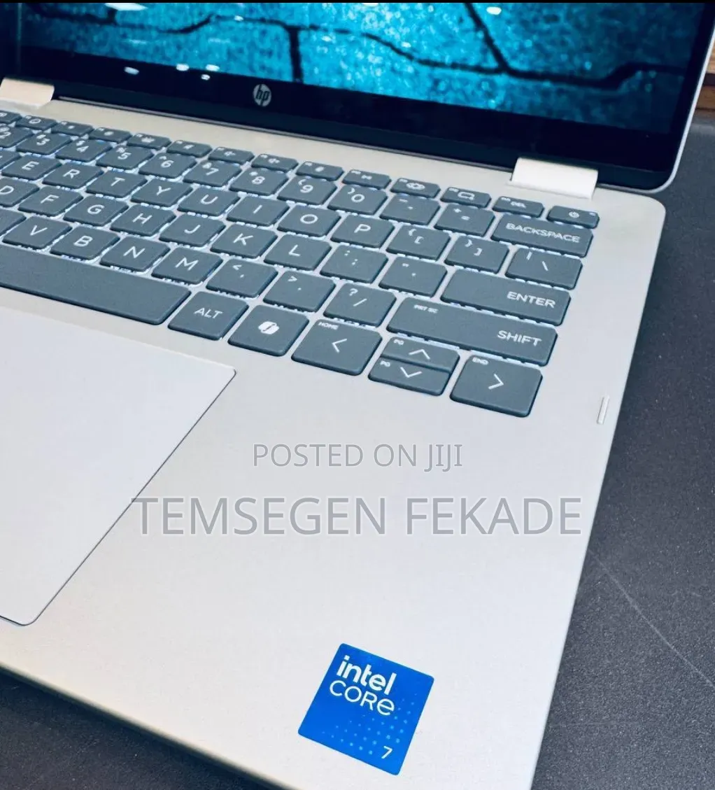 New Laptop HP OmniBook 5 Flip 16GB Intel Core 7 SSD 512GB