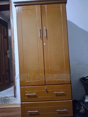 Closet Kumsten