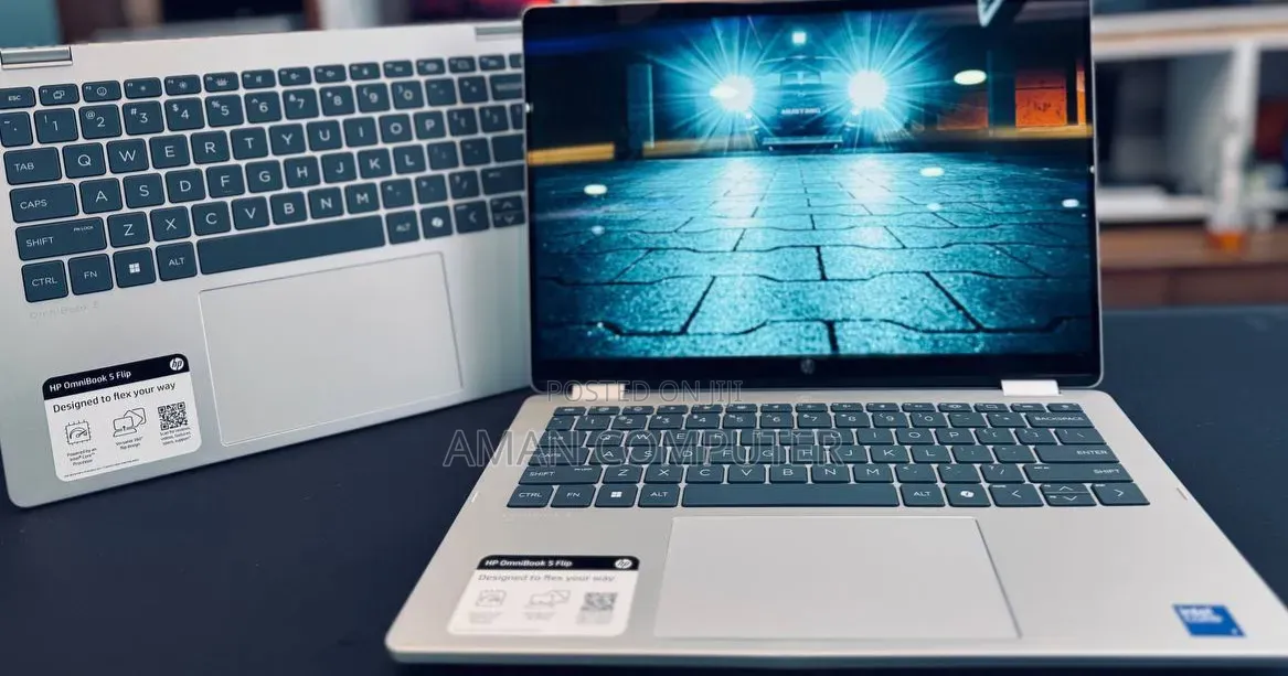 New Laptop HP OmniBook 5 Flip 16GB Intel Core 7 SSD 512GB