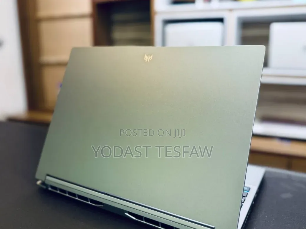 New Laptop Acer Predator Helios 18 PH18-71 16GB Intel Core i7 SSD 1T