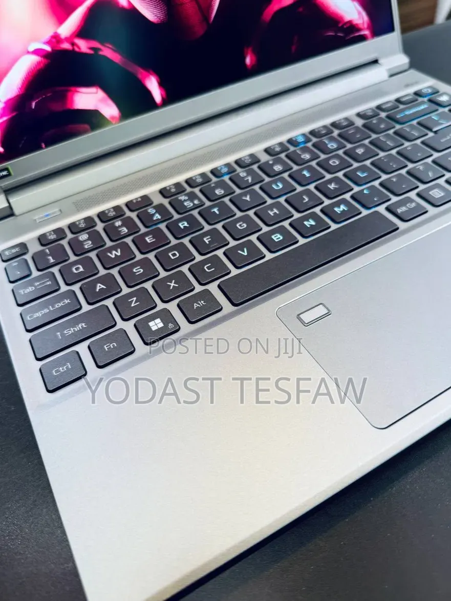 New Laptop Acer Predator Helios 18 PH18-71 16GB Intel Core i7 SSD 1T