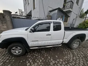 Toyota Tacoma 2012 White
