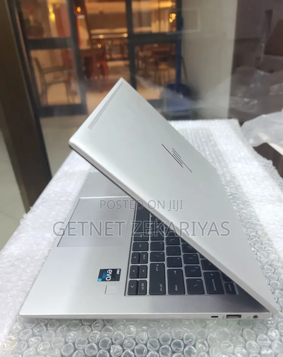 New Laptop HP EliteBook 840 G9 16GB Intel Core i7 SSD 512GB