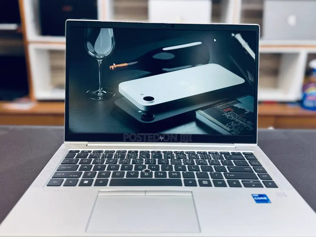New Laptop HP EliteBook 840 G8 16GB Intel Core i7 SSD 512GB