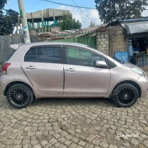 Toyota Yaris 2010 Purple