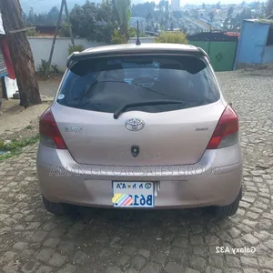 Toyota Yaris 2010 Purple