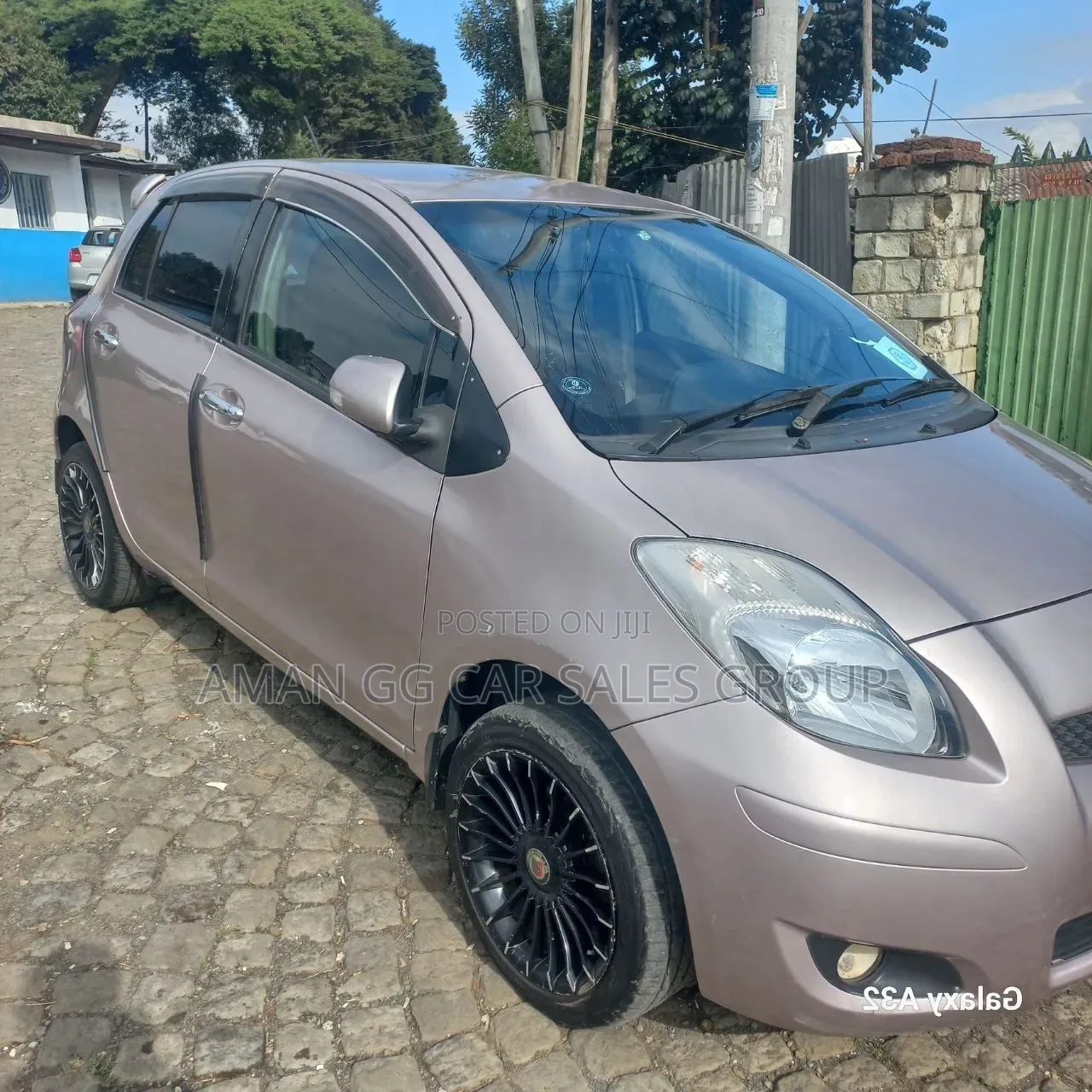 Toyota Yaris 2010 Purple