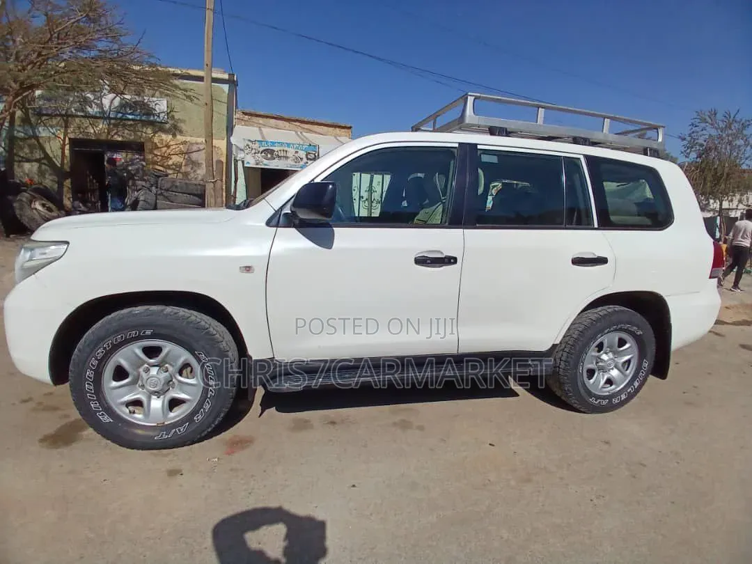 Toyota Land Cruiser 4.5 V8 GX-R 2012 White