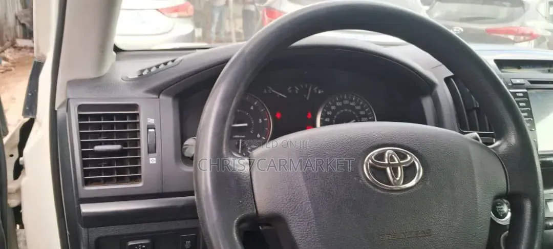Toyota Land Cruiser 4.5 V8 GX-R 2012 White