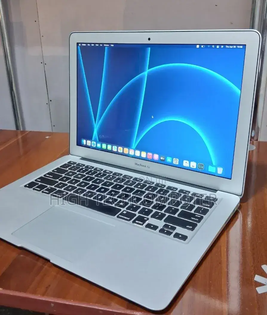 New Laptop Apple MacBook Air 2015 8GB Intel Core i5 SSD 256GB