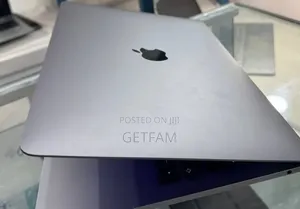 New Laptop Apple MacBook Pro 2017 8GB Intel Core i5 SSD 128GB