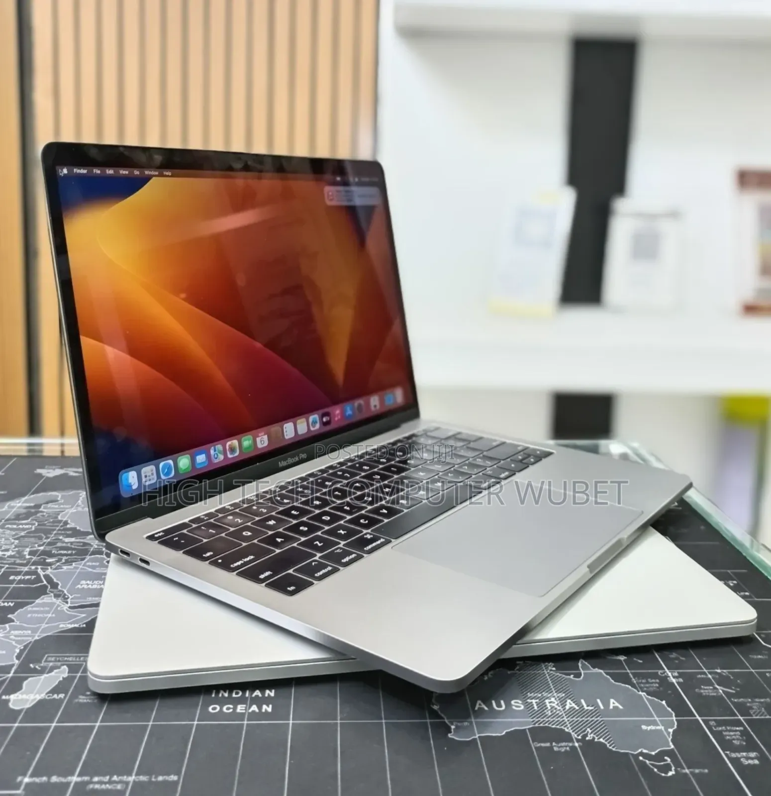 New Laptop Apple MacBook Pro 2017 16GB Intel Core i5 SSD 256GB