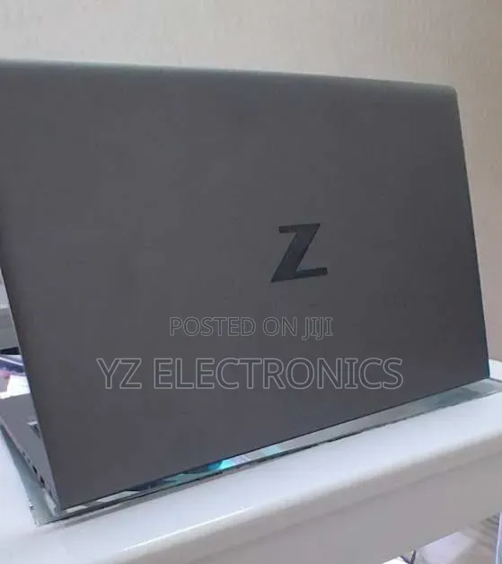 New Laptop HP ZBook Firefly 15 G7 16GB Intel Core i7 SSD 512GB