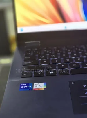 New Laptop Asus VivoBook 15 X505BA 16GB Intel Core i7 SSD 512GB