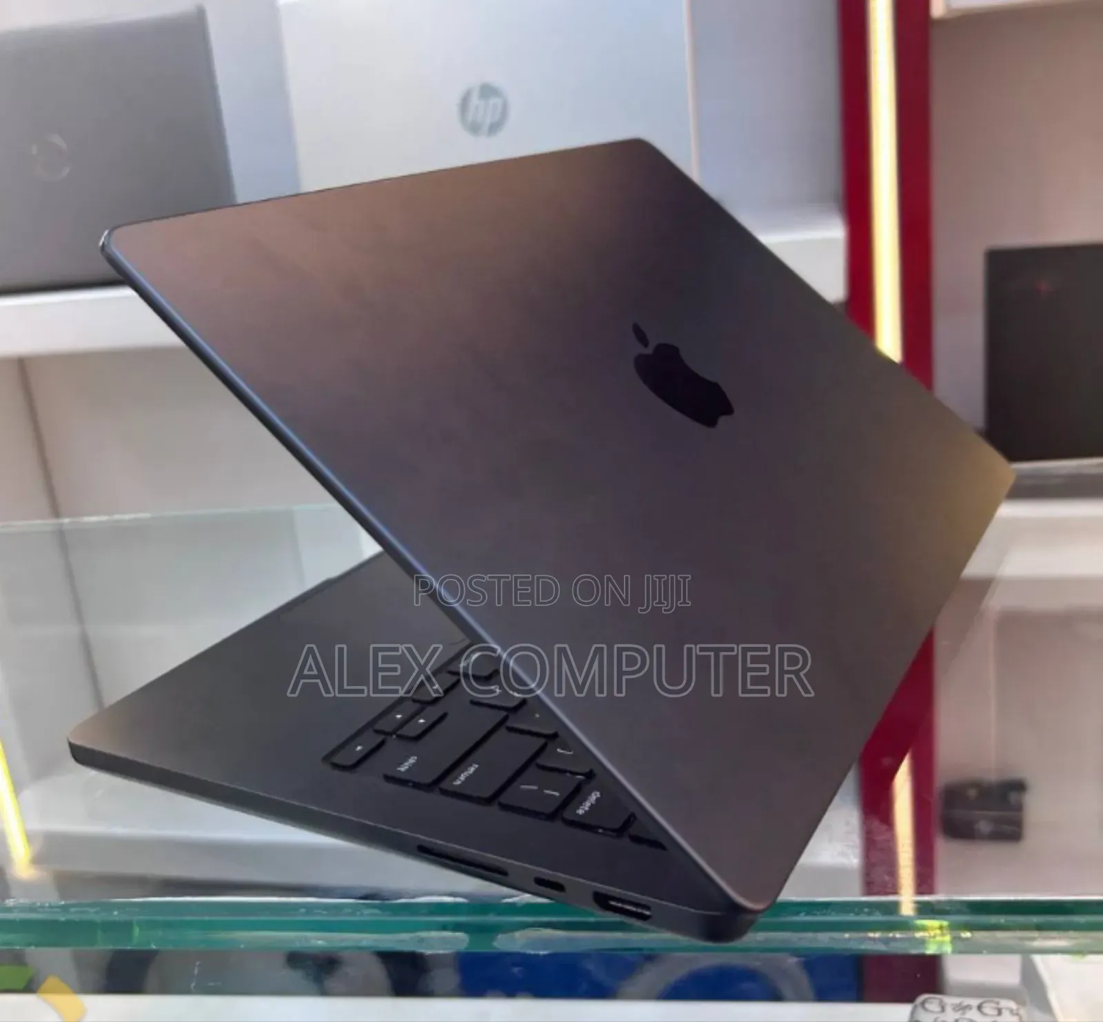 New Apple MacBook Pro 2023 M3 14-inch 18GB Apple M3 Pro SSD 512GB