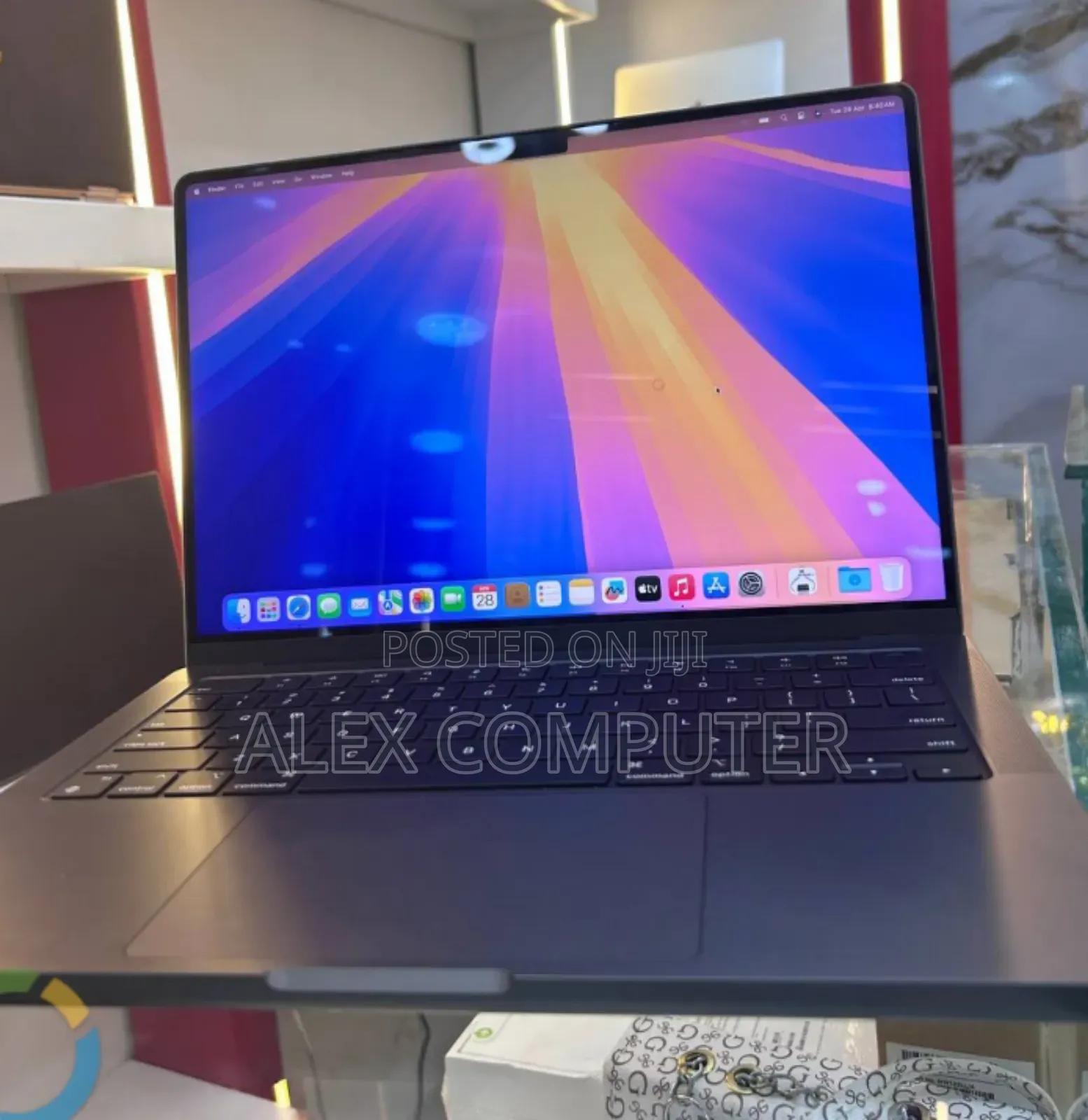 New Apple MacBook Pro 2023 M3 14-inch 18GB Apple M3 Pro SSD 512GB