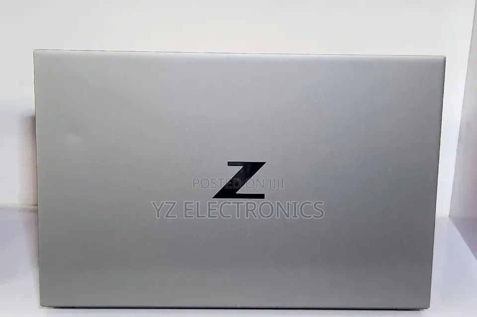 New Laptop HP ZBook Studio G8 32GB Intel Core i9 SSD 512GB